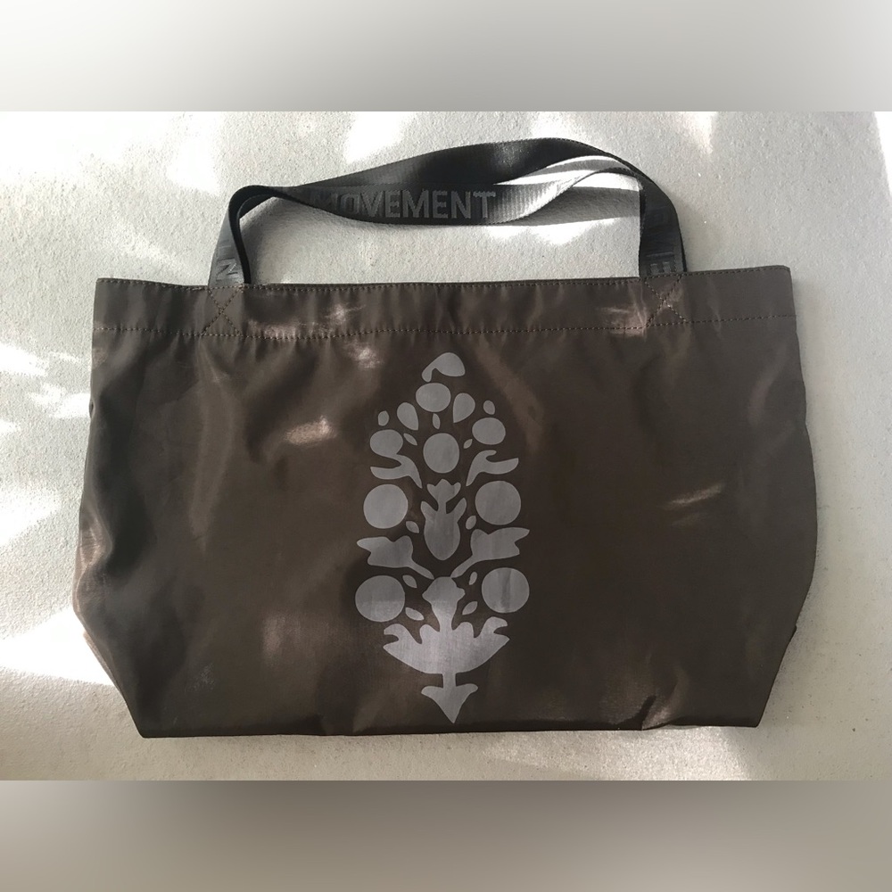 Women’s Brown Tote Bag with Reflective Motif